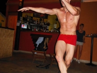 muski striptiz