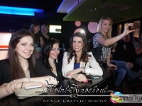 strip-show